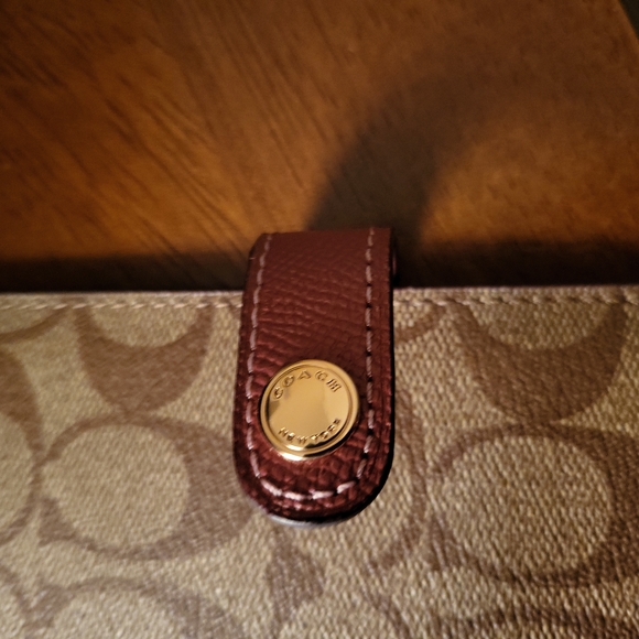 Coach Notebook - Picture 7 of 15